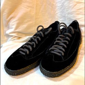O.X.S Black Velvet size 8.5 Brand New